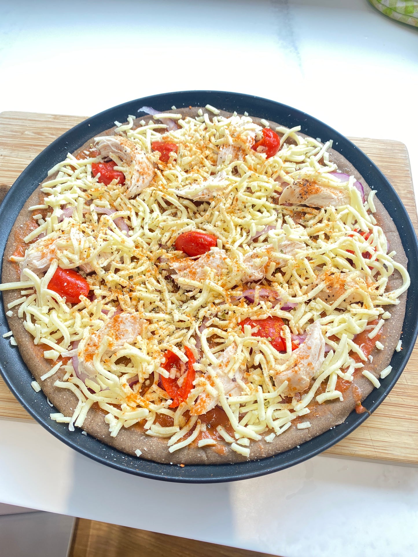 Pollo Picante72g of Protein.(Chicken protein pizza with cricket base).