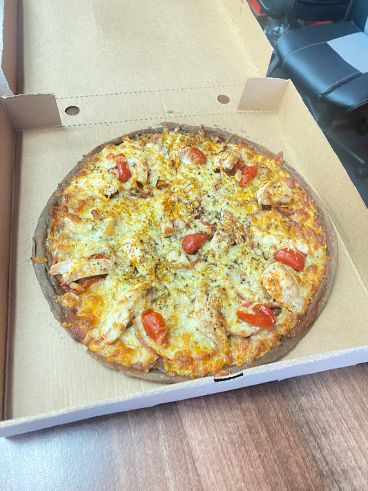 Pollo Picante72g of Protein.(Chicken protein pizza with cricket base).
